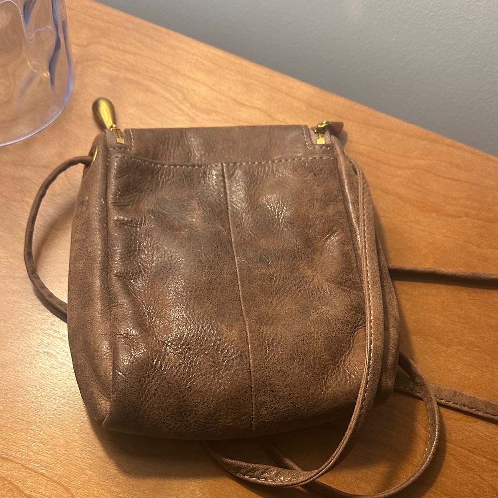 Hobo Taupe Leather Crossbody Bag brass zipper - Picture 3 of 4
